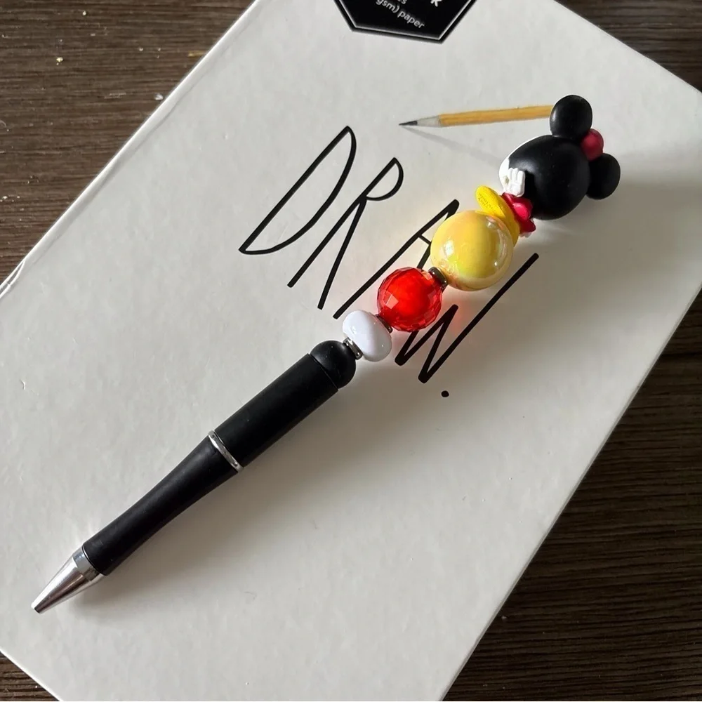 Disney Doorables: Mickey & Friends: Minnie Mouse handmade beaded pen
